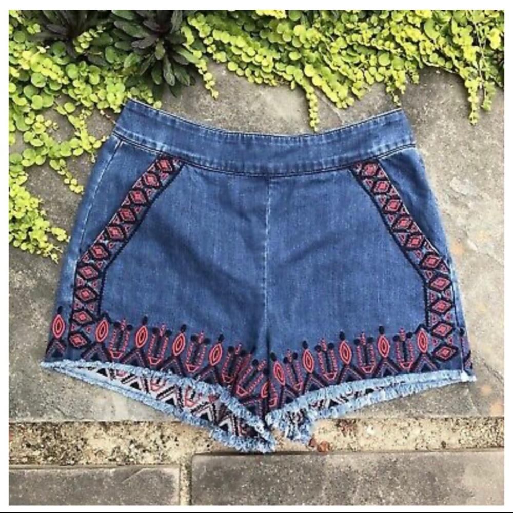 EUC Blank NYC High waisted embroidered shorts